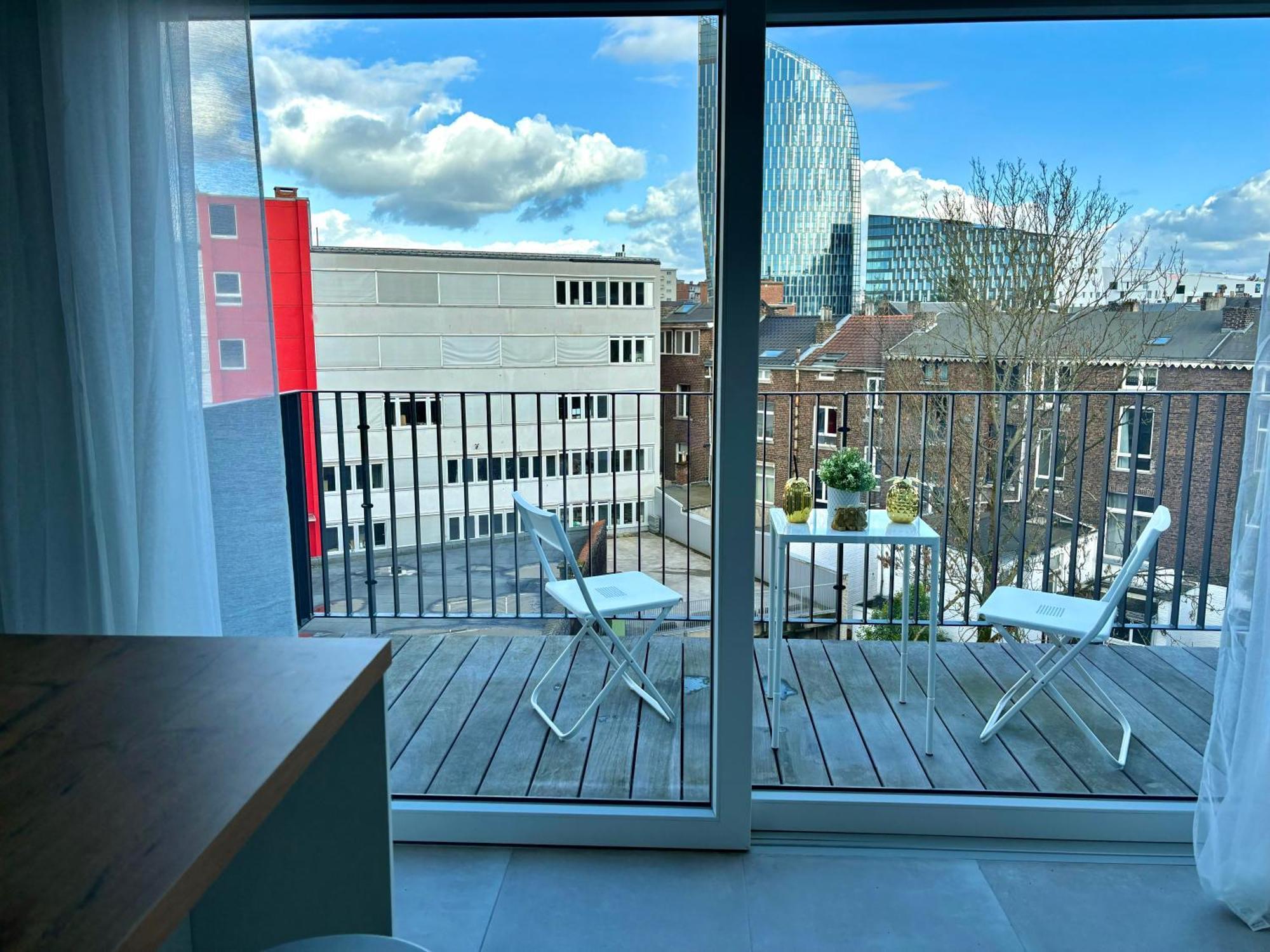 2 Bedrooms Luxury Apartment - Guillemins リエージュ エクステリア 写真